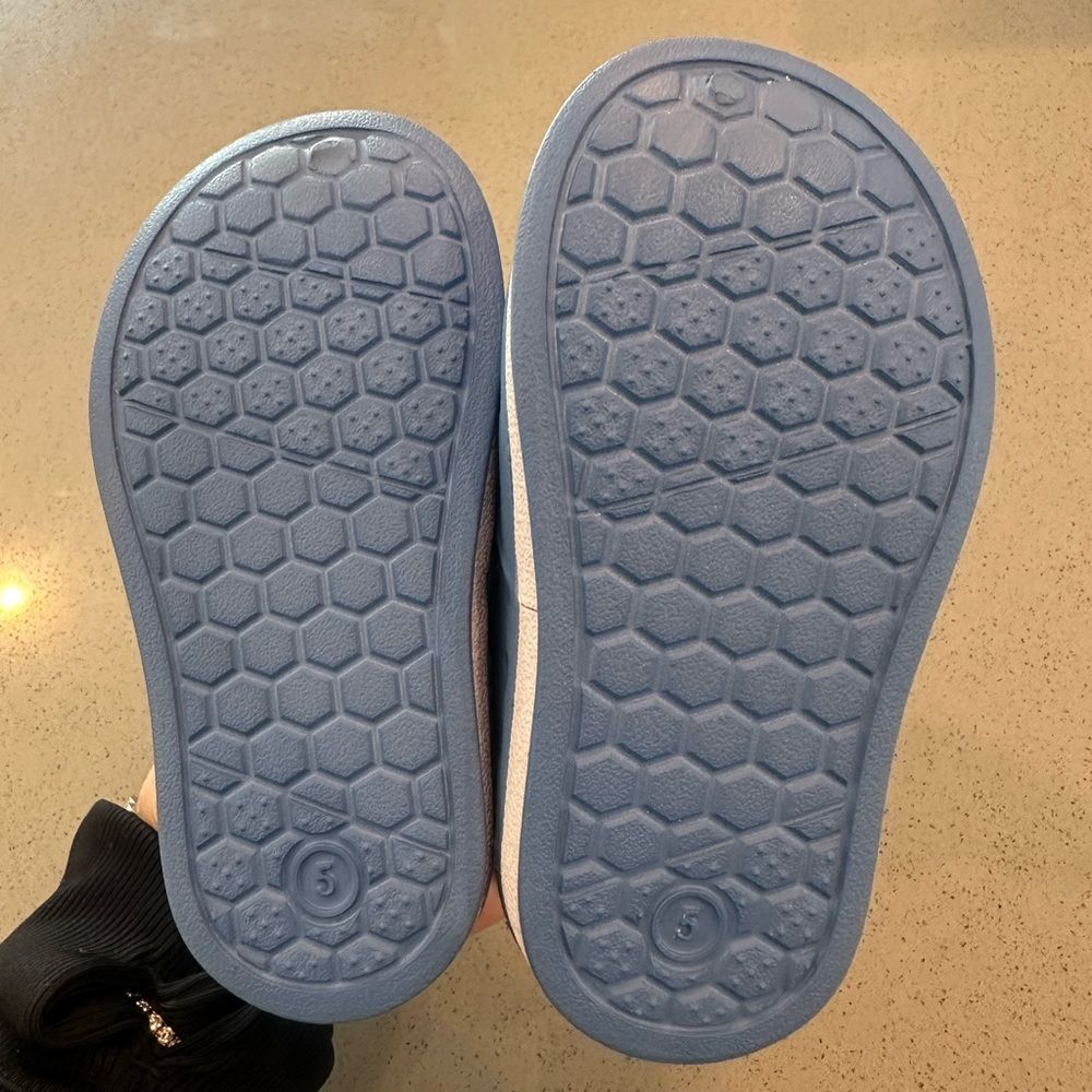 Cat & Jack Toddler Jese Slip on Close Toe Perforated Water Shoes Blue Size 5 - Picture 7 of 9